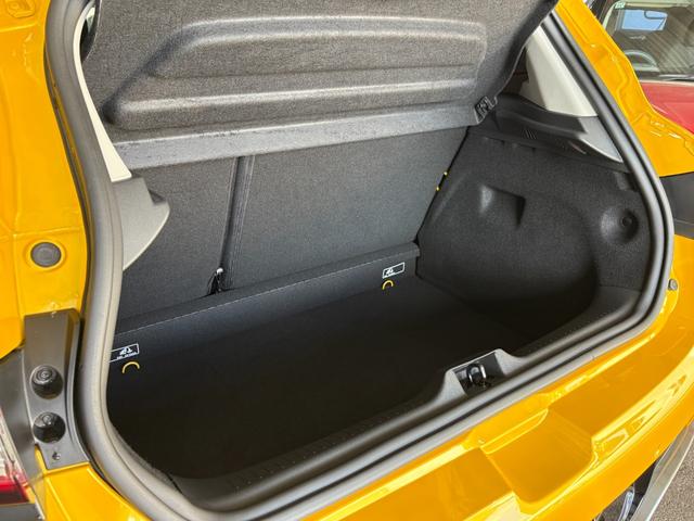 ルーテシア ルノースポール　シャシーカップ　ワンオーナー車　後期モデル　メモリーナビ　フルセグ　ＤＶＤ　Ｂｌｕｅｔｏｏｔｈ　バックカメラ　Ｒ．Ｓ－Ｄｒｉｖｅ　大型リアスポ　クルコン　パドルシフト　ＥＴＣ　Ｂａｓｓ　Ｒｅｆｌｅｘ　レッドキャリパー（24枚目）