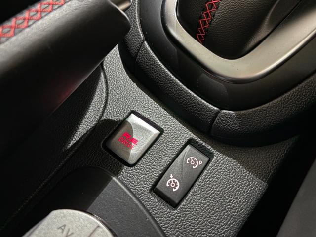 ルーテシア ルノースポール　シャシーカップ　ワンオーナー車　後期モデル　メモリーナビ　フルセグ　ＤＶＤ　Ｂｌｕｅｔｏｏｔｈ　バックカメラ　Ｒ．Ｓ－Ｄｒｉｖｅ　大型リアスポ　クルコン　パドルシフト　ＥＴＣ　Ｂａｓｓ　Ｒｅｆｌｅｘ　レッドキャリパー（56枚目）