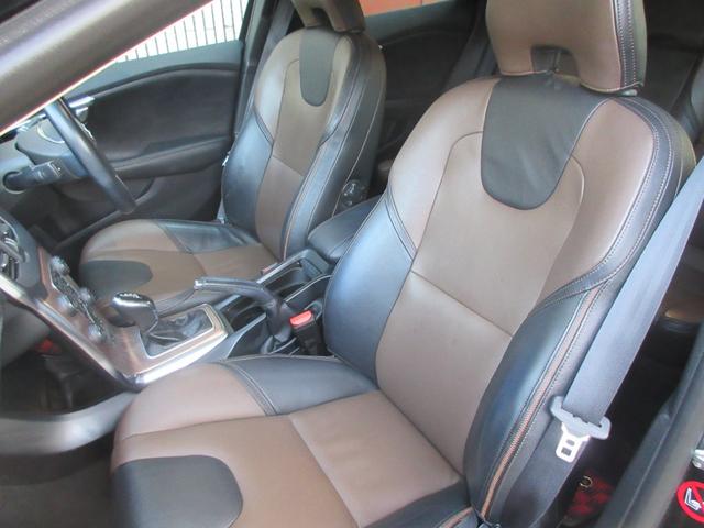 V40 クロスカントリー T5 AWD ワンオーナー 純正ナビ Bluetooth シートヒーター(11枚目)