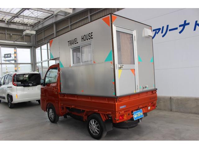 スタンダード 農用スペシャル パートタイム4WD 5速マニュアル車 社外ポータブルナビ 前後ドライブレコーダー ETC 社外アルミホイール 外部電源 TRAVEL HOUSE(4枚目)