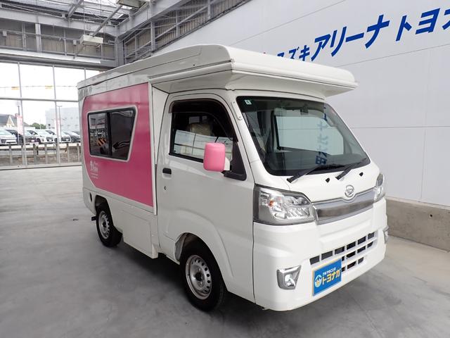 ハイゼットトラック 　ポップアップルーフ　メモリーナビ　バックカメラ　ＥＴＣ　後席テレビ　サブバッテリー　走行充電　外部１００Ｖ充電　ソーラー充電　インバーター　シンク　給排水タンク　テーブル　室内ＬＥＤ照明（3枚目）