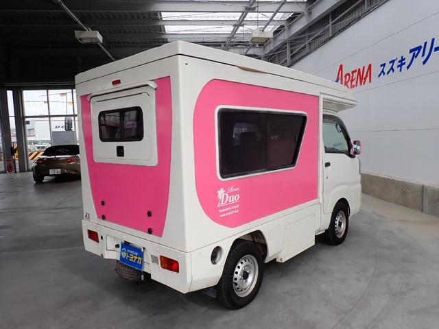 ハイゼットトラック 　ポップアップルーフ　メモリーナビ　バックカメラ　ＥＴＣ　後席テレビ　サブバッテリー　走行充電　外部１００Ｖ充電　ソーラー充電　インバーター　シンク　給排水タンク　テーブル　室内ＬＥＤ照明（4枚目）