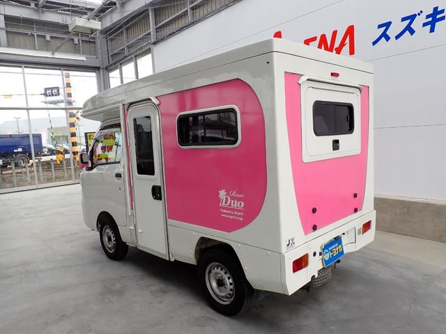 ハイゼットトラック 　ポップアップルーフ　メモリーナビ　バックカメラ　ＥＴＣ　後席テレビ　サブバッテリー　走行充電　外部１００Ｖ充電　ソーラー充電　インバーター　シンク　給排水タンク　テーブル　室内ＬＥＤ照明（6枚目）