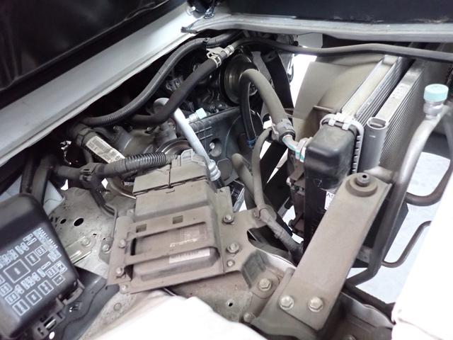 ハイゼットトラック 　ポップアップルーフ　メモリーナビ　バックカメラ　ＥＴＣ　後席テレビ　サブバッテリー　走行充電　外部１００Ｖ充電　ソーラー充電　インバーター　シンク　給排水タンク　テーブル　室内ＬＥＤ照明（10枚目）