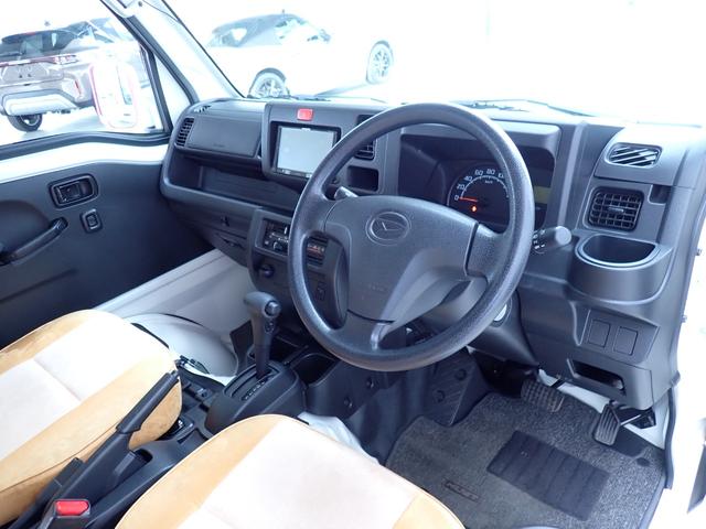 ハイゼットトラック 　ポップアップルーフ　メモリーナビ　バックカメラ　ＥＴＣ　後席テレビ　サブバッテリー　走行充電　外部１００Ｖ充電　ソーラー充電　インバーター　シンク　給排水タンク　テーブル　室内ＬＥＤ照明（11枚目）