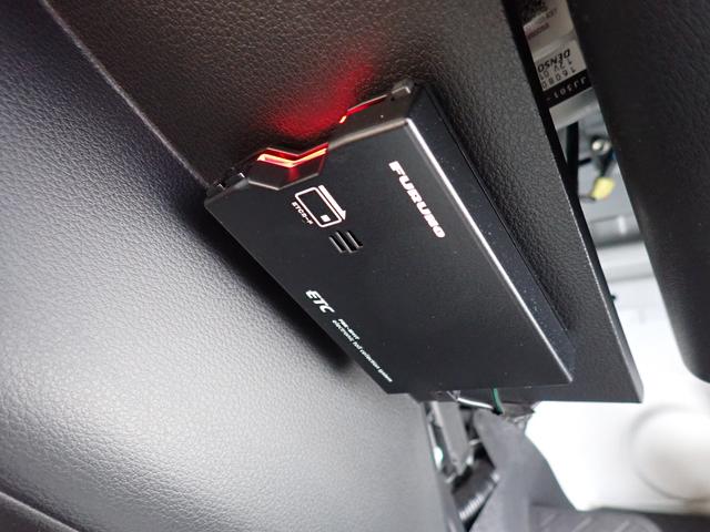 ハイゼットトラック 　ポップアップルーフ　メモリーナビ　バックカメラ　ＥＴＣ　後席テレビ　サブバッテリー　走行充電　外部１００Ｖ充電　ソーラー充電　インバーター　シンク　給排水タンク　テーブル　室内ＬＥＤ照明（20枚目）