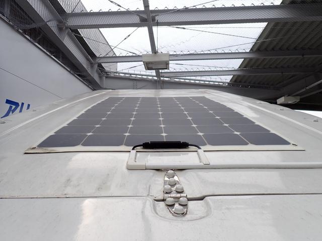 ハイゼットトラック 　ポップアップルーフ　メモリーナビ　バックカメラ　ＥＴＣ　後席テレビ　サブバッテリー　走行充電　外部１００Ｖ充電　ソーラー充電　インバーター　シンク　給排水タンク　テーブル　室内ＬＥＤ照明（28枚目）