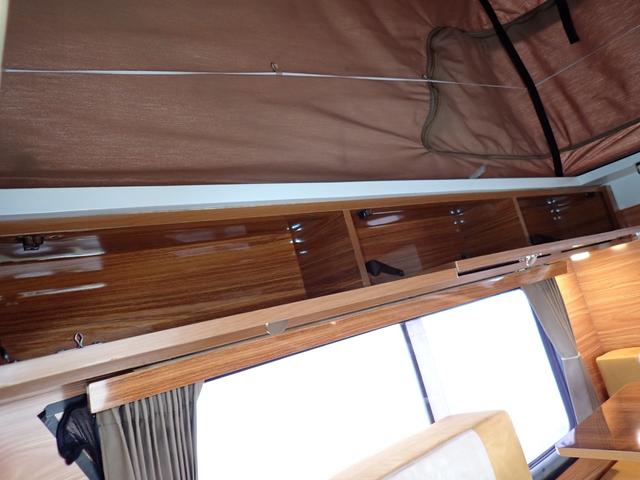 ハイゼットトラック 　ポップアップルーフ　メモリーナビ　バックカメラ　ＥＴＣ　後席テレビ　サブバッテリー　走行充電　外部１００Ｖ充電　ソーラー充電　インバーター　シンク　給排水タンク　テーブル　室内ＬＥＤ照明（35枚目）