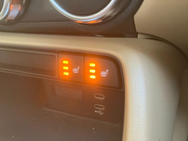 ★内装は専門業者によるルームクリーニング施工★シート・天井・ダッシュボード等に傷やシミ、汚れ等もなく綺麗で嫌な臭い等もありません！清潔で気持ちいい！★