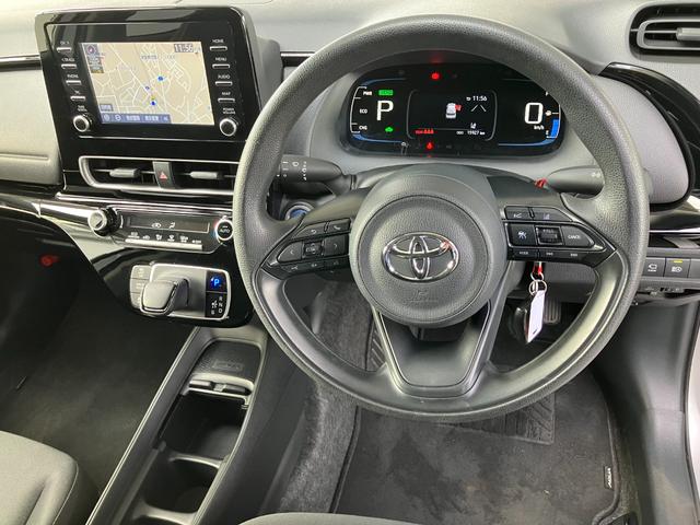 アクア Ｘ　メーカーオプションナビ　パノラミックビューモニター　プリクラッシュセーフティ　レーダークルーズコントロール　ＬＥＤヘッドライト　ＥＴＣ車載器　前後ソナー（17枚目）