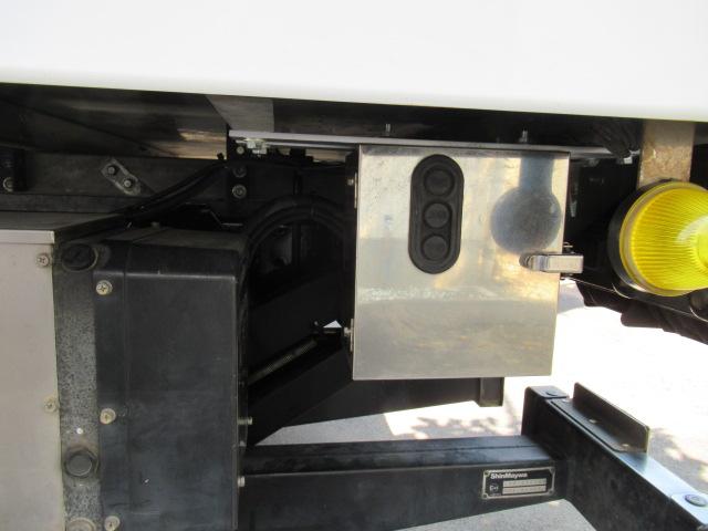 エルフトラック 　ワイドロング　低温冷凍車　マルチゲート付（27枚目）