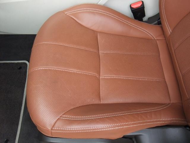 レンジローバーイヴォーク オートバイオグラフィ　２０インチアルミ　スマートキー　ＥＴＣ　ブラウンレザー　パノラマルーフ　純正ナビ＆カメラ　パワーバックドア（39枚目）