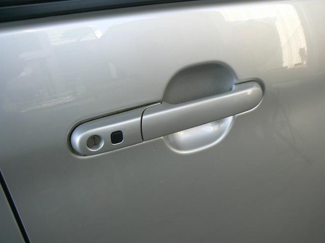 ドアロック開閉もワンタッチ♪