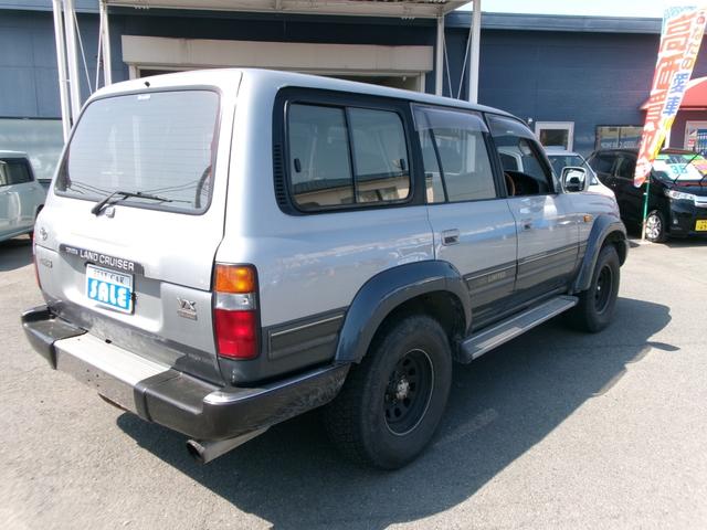 ランドクルーザー８０ ＶＸリミテッド　管理法人買取車　４．２ＤＴ　タイミングベルト交換済　社外フルセグナビ　バックカメラ　前後ドライブレコーダー　アクティブバケーション（9枚目）