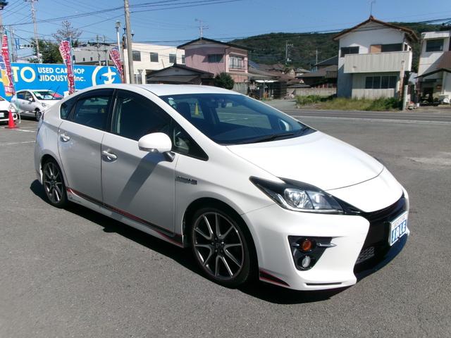 プリウス Ｓツーリングセレクション・Ｇ’ｓ　女性ユーザー下取車　禁煙車　フルセグナビＴＶ　バックカメラ　ドライブレコーダー（4枚目）
