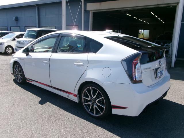 プリウス Ｓツーリングセレクション・Ｇ’ｓ　女性ユーザー下取車　禁煙車　フルセグナビＴＶ　バックカメラ　ドライブレコーダー（8枚目）