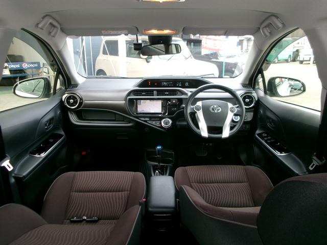 アクア Ｇ　セーフティセンス　雹害車　禁煙車　オプションＬＥＤヘッドライト　ＬＥＤフォグランプ　純正ナビＴＶ　バックカメラ　革巻きステアリング　Ｂｌｕｅｔｏｏｔｈ　ドルフィンアンテナ　アイソフィックス（12枚目）