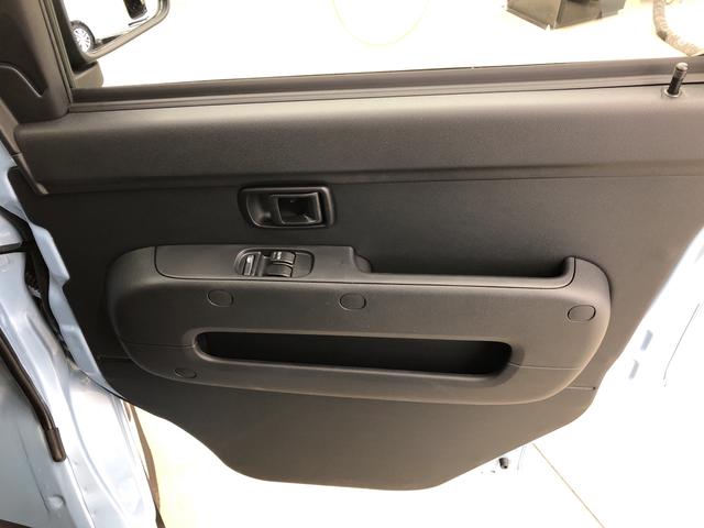 DX SA3 4WD 5速マニュアル LEDライト付 スマアシ3 コーナーセンサー ご発進抑制制御機能 先行車発進お知らせ機能 オートハイビーム LEDライト キーレスエントリー オーバーヘッドシェルフ(28枚目)