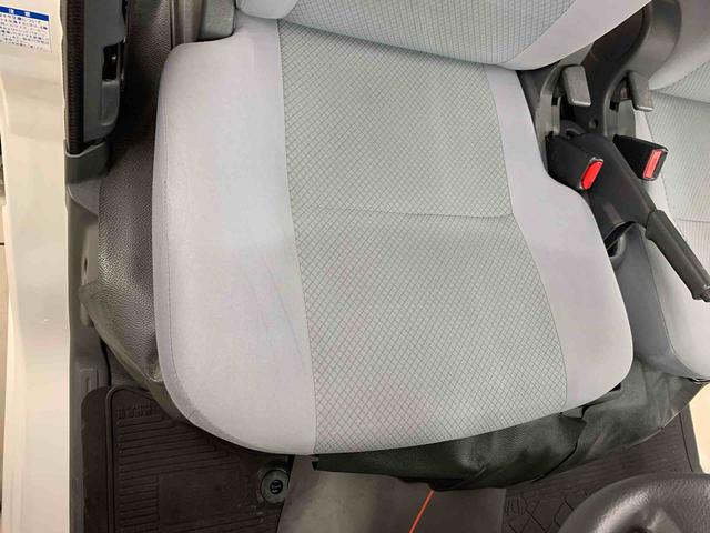 ハイゼットカーゴ ＤＸ　４ＷＤ　両側スライドドア・キーレスエントリー・マニュアルエアコン・ＡＭ，ＦＭラジオ（32枚目）