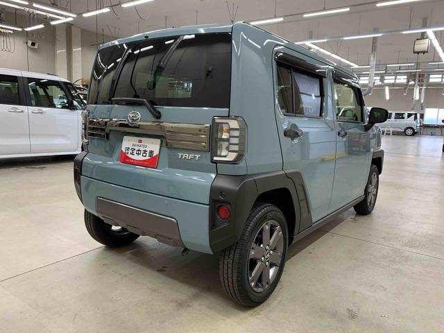 タフト Ｇ　ダーククロムベンチャー　２ＷＤ　ＬＥＤヘッドライト・オートライト・オートマチックハイビーム・プッシュスタートボタン・アイドリングストップ・シートヒーター・オートエアコン・電動パーキングブレーキ・スマートアシスト（11枚目）