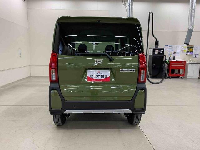 タント ファンクロス　４ＷＤ　両側電動スライドドア・ＬＥＤヘッドライト・オートライト・オートマチックハイビーム・プッシュスタートボタン・アイドリングストップ・シートヒーター・電動パーキングブレーキ・スマートアシスト（6枚目）