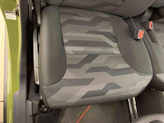 タント ファンクロス　４ＷＤ　両側電動スライドドア・ＬＥＤヘッドライト・オートライト・オートマチックハイビーム・プッシュスタートボタン・アイドリングストップ・シートヒーター・電動パーキングブレーキ・スマートアシスト（32枚目）