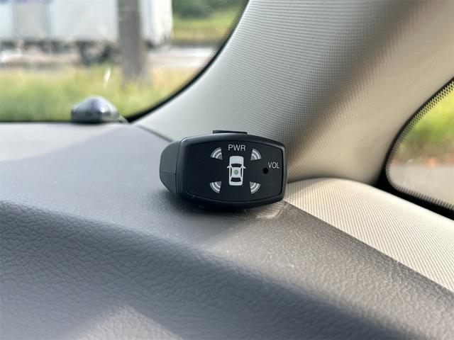 接触を未然に防ぐ、クリアランスソナー搭載です。車を守るためには必須のアイテムですね。