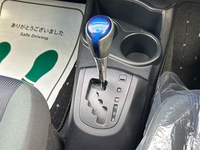 アクア S ドライブレコーダー ETC バックカメラ ナビ TV アルミホイール オートライト スマートキー アイドリングストップ 電動格納ミラー シートヒーター CVT 衝突安全ボディ ABS ESC CD(7枚目)