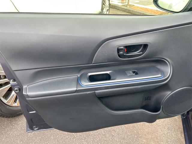 アクア S ドライブレコーダー ETC バックカメラ ナビ TV アルミホイール オートライト スマートキー アイドリングストップ 電動格納ミラー シートヒーター CVT 衝突安全ボディ ABS ESC CD(47枚目)