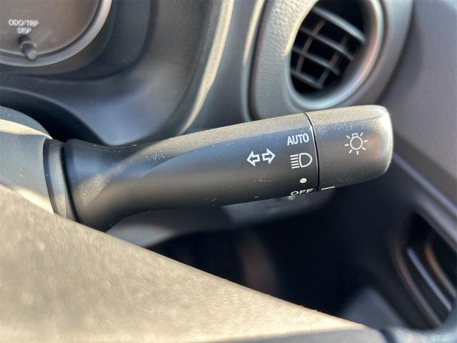 ヴィッツ F スマイルエディション ナビ TV オートライト スマートキー 電動格納ミラー CVT 盗難防止システム 衝突安全ボディ ABS ミュージックプレイヤー接続可 Bluetooth エアコン パワーステアリング(8枚目)