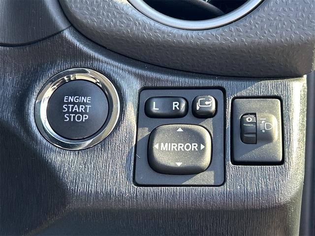 ヴィッツ F スマイルエディション ナビ TV オートライト スマートキー 電動格納ミラー CVT 盗難防止システム 衝突安全ボディ ABS ミュージックプレイヤー接続可 Bluetooth エアコン パワーステアリング(10枚目)