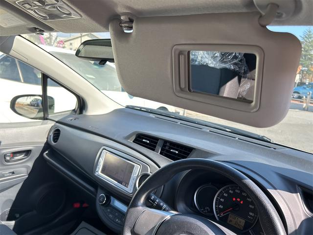 ヴィッツ F スマイルエディション ナビ TV オートライト スマートキー 電動格納ミラー CVT 盗難防止システム 衝突安全ボディ ABS ミュージックプレイヤー接続可 Bluetooth エアコン パワーステアリング(38枚目)