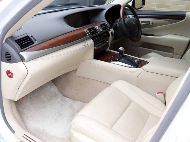 ＬＳ ＬＳ４６０　バージョンＣ　Ｉパッケージ　フルＬＥＤヘッドライト　モデリスタスタイリングキット　ドライバーモニター付前後プリクラッシュ　レーダークルーズ　ＬＫＡ　ブラインドスポットモニター　レーンキーピングアシスト　禁煙車　弊社管理下取車（12枚目）