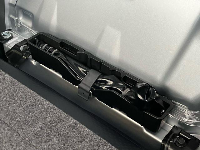 スタンダード 農用スペシャル 4WD 5速マニュアル アイドリングストップ 作業灯 エアコン パワステ センターデフロック 純正AM/FMラジオ 衝突被害軽減システム 横滑り防止機構(32枚目)
