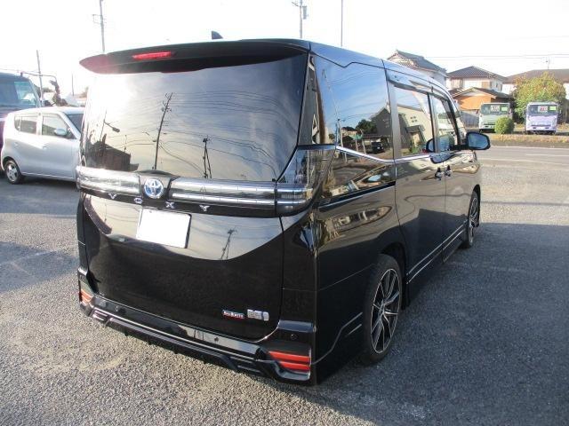ヴォクシー ハイブリッドS-Z ツインモニター GRフルエアロ パワーバックドア(3枚目)