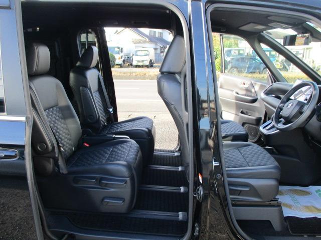 ヴォクシー ハイブリッドS-Z ツインモニター GRフルエアロ パワーバックドア(11枚目)