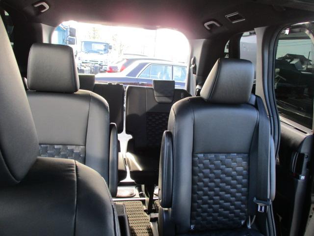 ヴォクシー ハイブリッドS-Z ツインモニター GRフルエアロ パワーバックドア(16枚目)