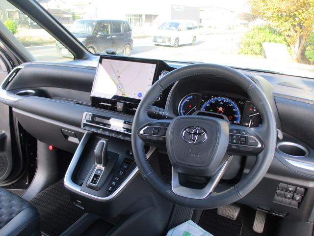 ヴォクシー ハイブリッドS-Z ツインモニター GRフルエアロ パワーバックドア(20枚目)