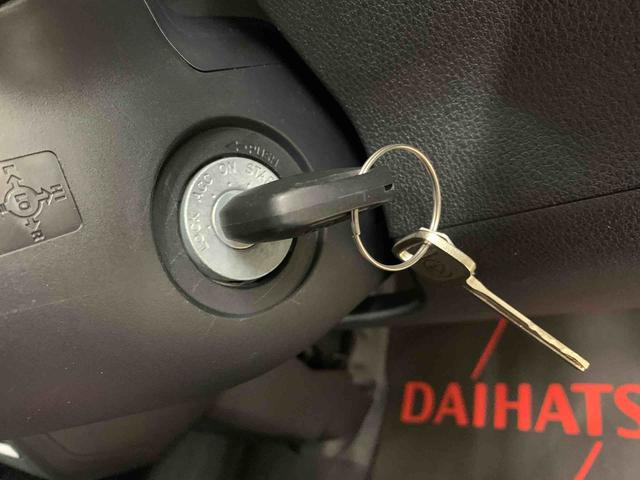 ハイゼットカーゴ ＤＸ　２ＷＤ　両側スライドドア・ＬＥＤヘッドライト・オートライト・オートマチックハイビーム・ＡＭＦＭラジオ・マニュアルエアコン・キーレスエントリー・アイドリングストップ・スマートアシスト（25枚目）