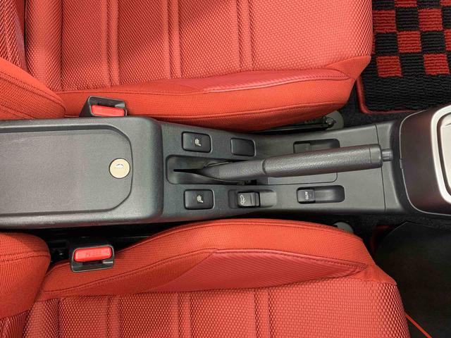 コペン ローブ　２ＷＤ　オープンカー・ＬＥＤヘッドライト・プッシュスタートボタン・アイドリングストップ・センターカップホルダー・オートエアコン・電動格納式ドアミラー（41枚目）