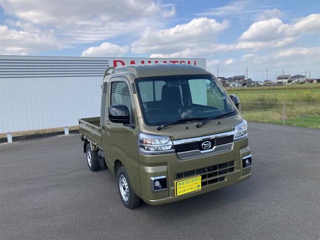 ハイゼットトラック ジャンボエクストラ　届出済未使用車　純正ナビ／ＴＶ　スマートキー　プッシュスタート　電動格納ドアミラー　パワーウィンドウ　スマートアシストＬＥＤヘッドライト　ＬＥＤフォグランプ　ＬＥＤ大型荷台作業灯　４ＷＤ　ＣＶＴ（3枚目）