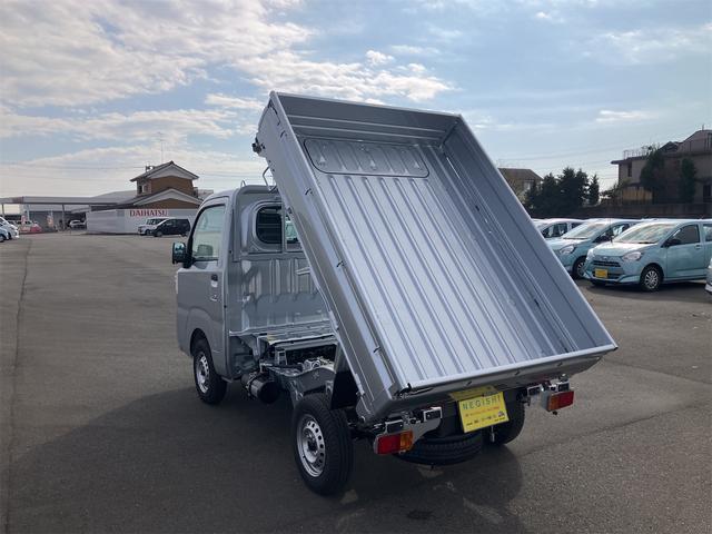 ハイゼットトラック ローダンプ　届出済未使用車　エアコン　パワーステアリング　ＡＭ／ＦＭラジオ　スマートアシスト　ＬＥＤ大型荷台作業灯　スーパーデフロック　電動モーター式ダンプ　コーナーセンサー　電子制御式４ＷＤ　ＣＶＴ（27枚目）