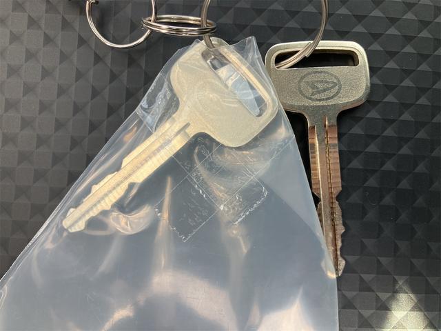 ハイゼットトラック ローダンプ　届出済未使用車　エアコン　パワーステアリング　ＡＭ／ＦＭラジオ　スマートアシスト　ＬＥＤ大型荷台作業灯　スーパーデフロック　電動モーター式ダンプ　コーナーセンサー　電子制御式４ＷＤ　ＣＶＴ（28枚目）