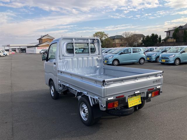 ハイゼットトラック スタンダード　農用スペシャルＳＡＩＩＩｔ　届出済未使用車　エアコン　パワーステアリング　ＡＭ／ＦＭラジオ　ＬＥＤ大型荷台作業灯　リア４枚リーフスプリング　スーパーデフロック　スーパーＵＶカットガラス　コーナーセンサー　ＣＶＴ　４ＷＤ（7枚目）