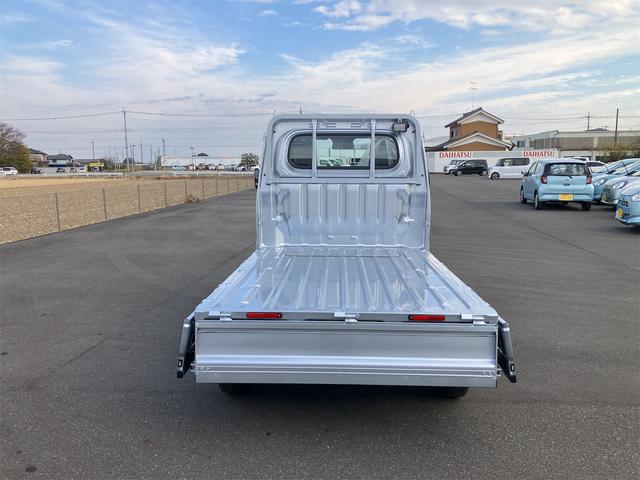 ハイゼットトラック スタンダード　農用スペシャルＳＡＩＩＩｔ　届出済未使用車　エアコン　パワーステアリング　ＡＭ／ＦＭラジオ　ＬＥＤ大型荷台作業灯　リア４枚リーフスプリング　スーパーデフロック　スーパーＵＶカットガラス　コーナーセンサー　ＣＶＴ　４ＷＤ（9枚目）