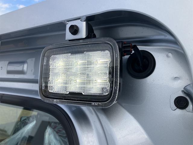 ハイゼットトラック スタンダード　農用スペシャルＳＡＩＩＩｔ　届出済未使用車　エアコン　パワーステアリング　ＡＭ／ＦＭラジオ　ＬＥＤ大型荷台作業灯　リア４枚リーフスプリング　スーパーデフロック　スーパーＵＶカットガラス　コーナーセンサー　ＣＶＴ　４ＷＤ（10枚目）