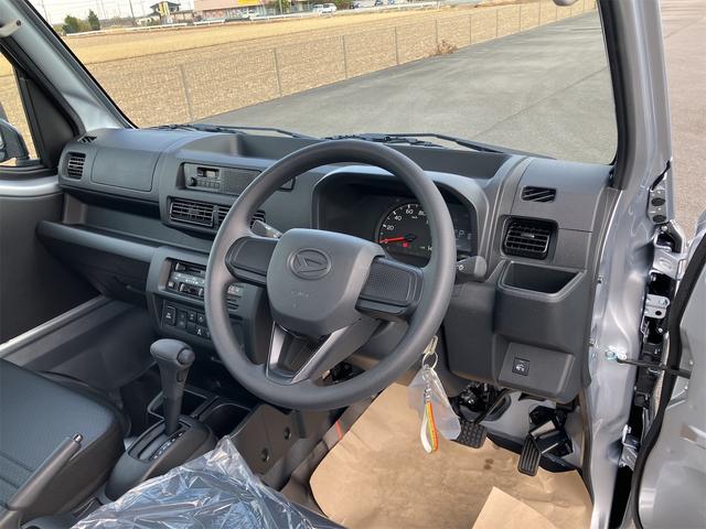 ハイゼットトラック スタンダード　農用スペシャルＳＡＩＩＩｔ　届出済未使用車　エアコン　パワーステアリング　ＡＭ／ＦＭラジオ　ＬＥＤ大型荷台作業灯　リア４枚リーフスプリング　スーパーデフロック　スーパーＵＶカットガラス　コーナーセンサー　ＣＶＴ　４ＷＤ（12枚目）