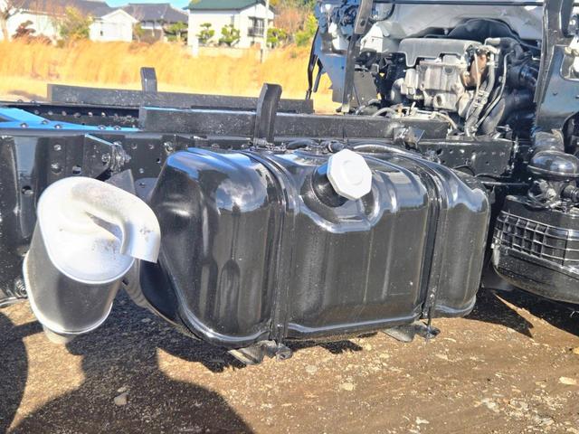 エルフトラック ダンプ 平成23年式 標準 低床 ダンプ SKG-NJR85AD 4JJ1 149PS 最大積載量2000kg 車輌総重量4855kg 5MT AC PS PW ABS エアバッグ 飛散防止装置(36枚目)