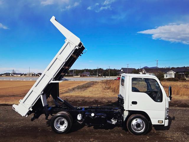 エルフトラック ダンプ 平成23年式 標準 低床 ダンプ SKG-NJR85AD 4JJ1 149PS 最大積載量2000kg 車輌総重量4855kg 5MT AC PS PW ABS エアバッグ 飛散防止装置(63枚目)
