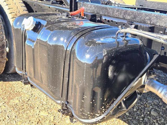 エルフトラック 　平成１８年式　標準　低床　ダンプ　ＰＢ－ＮＫＲ８１ＡＤ　４ＨＬ１　１２８ＰＳ　最大積載量３０００ｋｇ　車輌総重量６０２５ｋｇ　５ＭＴ　ＡＣ　ＰＳ　ＰＷ　ＡＢＳ　エアバッグ　左電動格納ミラー（17枚目）